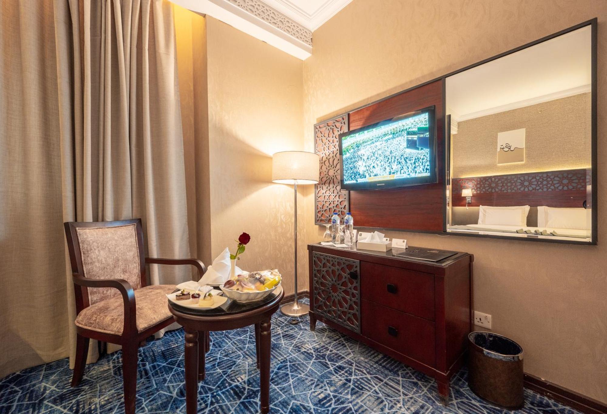 Hotel Shaza Regency Plaza Al Madinah Medina Exterior foto A room at the hotel
