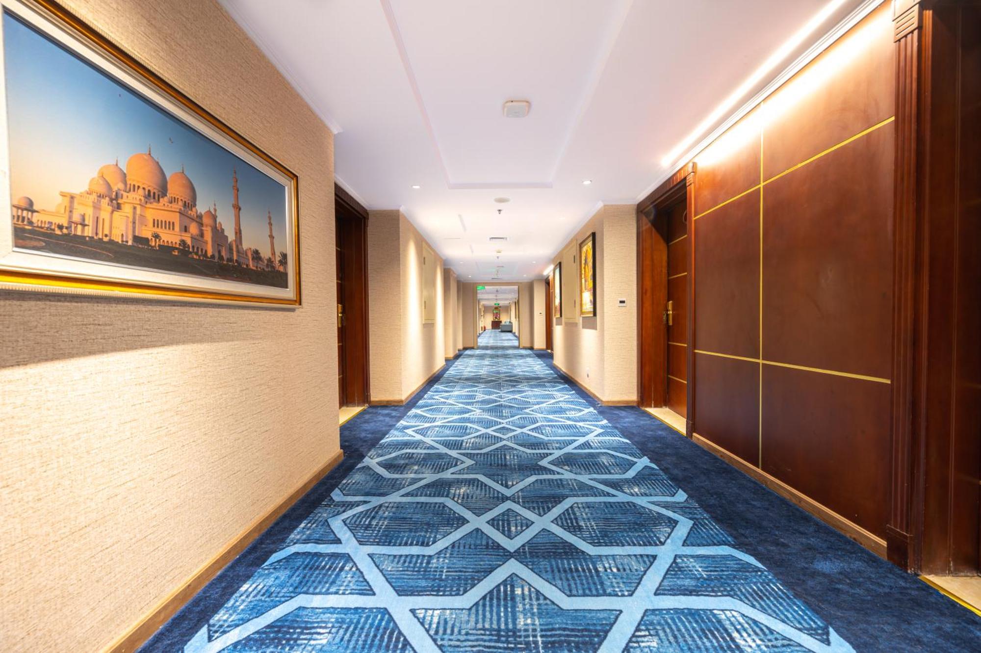 Hotel Shaza Regency Plaza Al Madinah Medina Exterior foto A corridor at the Taj Mahal Palace