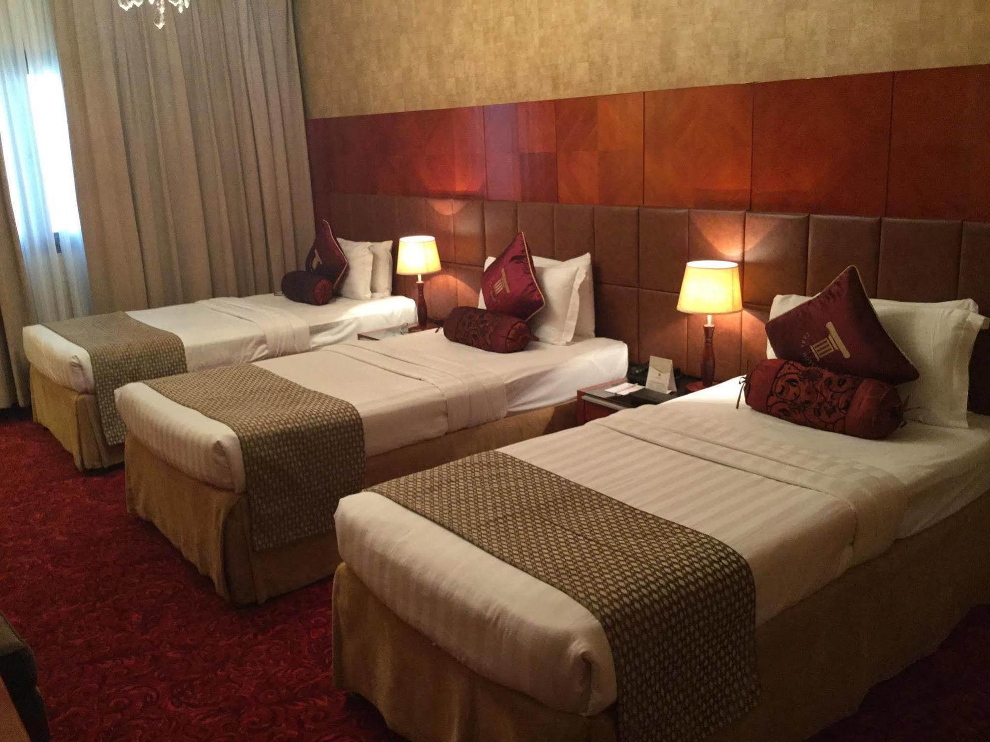 Hotel Shaza Regency Plaza Al Madinah Medina Exterior foto A room at the hotel